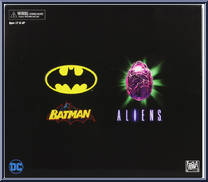 Batman vs Alien from Aliens - Exclusives manufactured by Neca [Front]