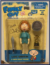 Lois Griffin from Family Guy - Exclusives manufactured by Mezco [Front]