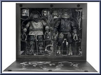 Leonardo (Hunchback) / Raphael (Wolf Man) (Black & White) from Teenage Mutant Ninja Turtles - Universal Monsters manufactured by Neca [Front]
