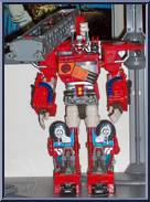 Optimus Prime from Transformers - Robots in Disguise (2001) - Super Class manufactured by Hasbro [Ultra Robot Mode]