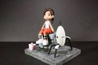 Portal Chell Pinky Street (Portal) Custom Miniature / Figurine