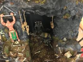 Orc cave entrance (Dungeons and Dragons) Custom Diorama / Playset