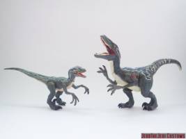 Blue the Velociraptor (Jurassic World) (Jurassic Park) Custom Action Figure [Blue the Velociraptor (Jurassic World) custom action figure with smaller Blue]