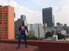 Spider-man PS4 Insomniac custom figure (Spiderman) (Marvel Legends) Custom Action Figure